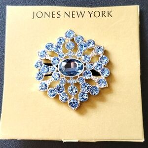 JONES NEW YORK gently used women's broach/pin.